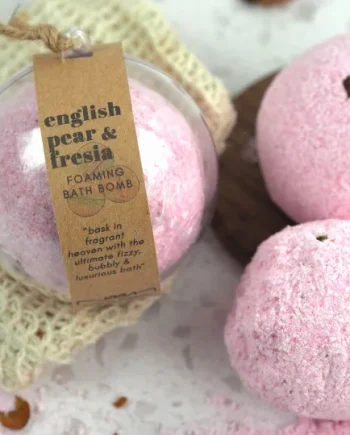 Naam English Pear & Freesia Foaming Bath Bomb